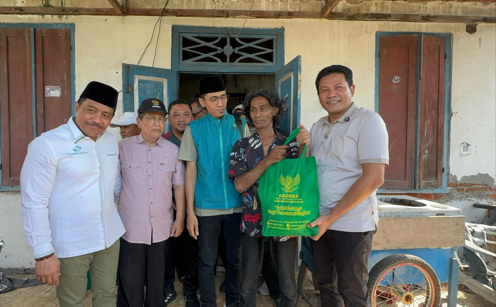 Subandi Gaspol Bedah Rumah: Warga Sidoarjo Kini Tak Khawatir Atap Bocor!