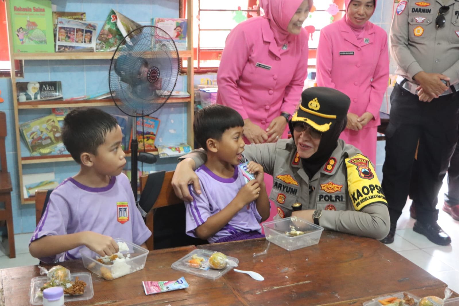 Misi Mulia Polres Salatiga: Ribuan Anak Sekolah dan Santri Nikmati Makanan Bergizi