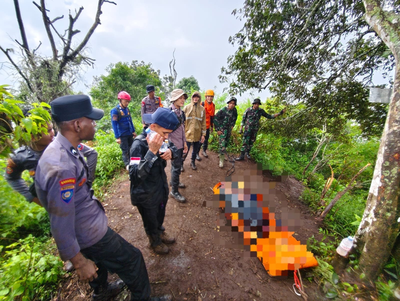 Evakuasi di Lereng Gunung Saeng: Team Gabungan Berhasil Temukan Jenazah Pendaki Muda Asal Jember