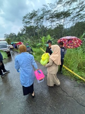 Duka di Tepi Jalan: Warga Tengaran Temukan Jenazah Bayi Saat Cari Rosok