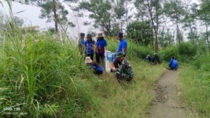 Hijaukan Merbabu: Kolaborasi Babinsa dan Mahasiswa Salatiga Selamatkan Lereng dari Krisis Lingkungan